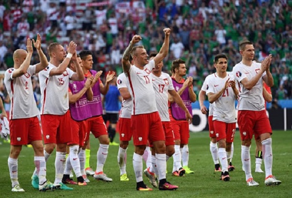 Đội tuyển bóng đá quốc gia Ba Lan, những khó khăn đã trải qua
