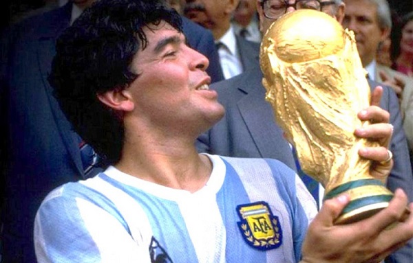 Cậu bé vàng Maradona